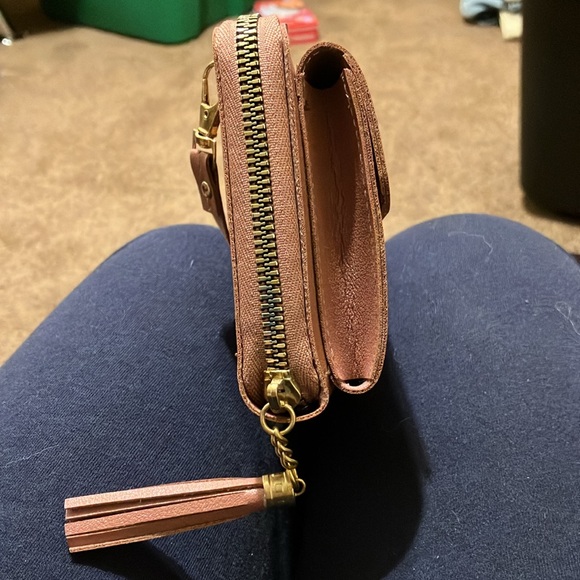 New without tags crossbody wallet And Hot Pink Wallet New  condition - Picture 6 of 12